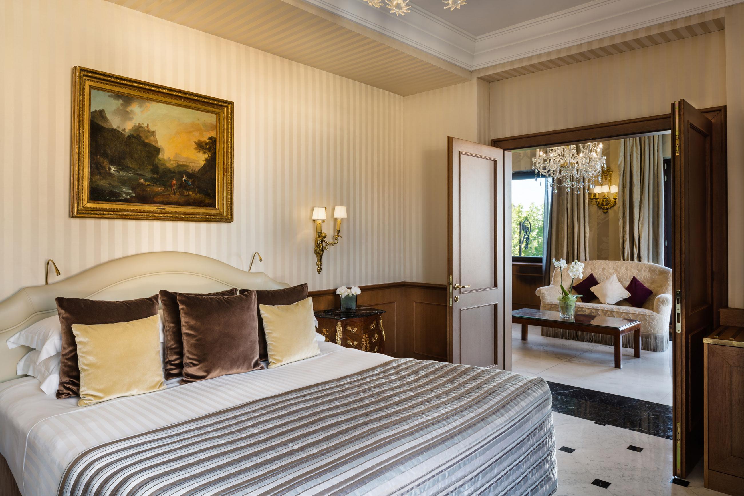 Baglioni Hotel Regina - The Leading Hotels Of The World Roma Esterno foto Suite