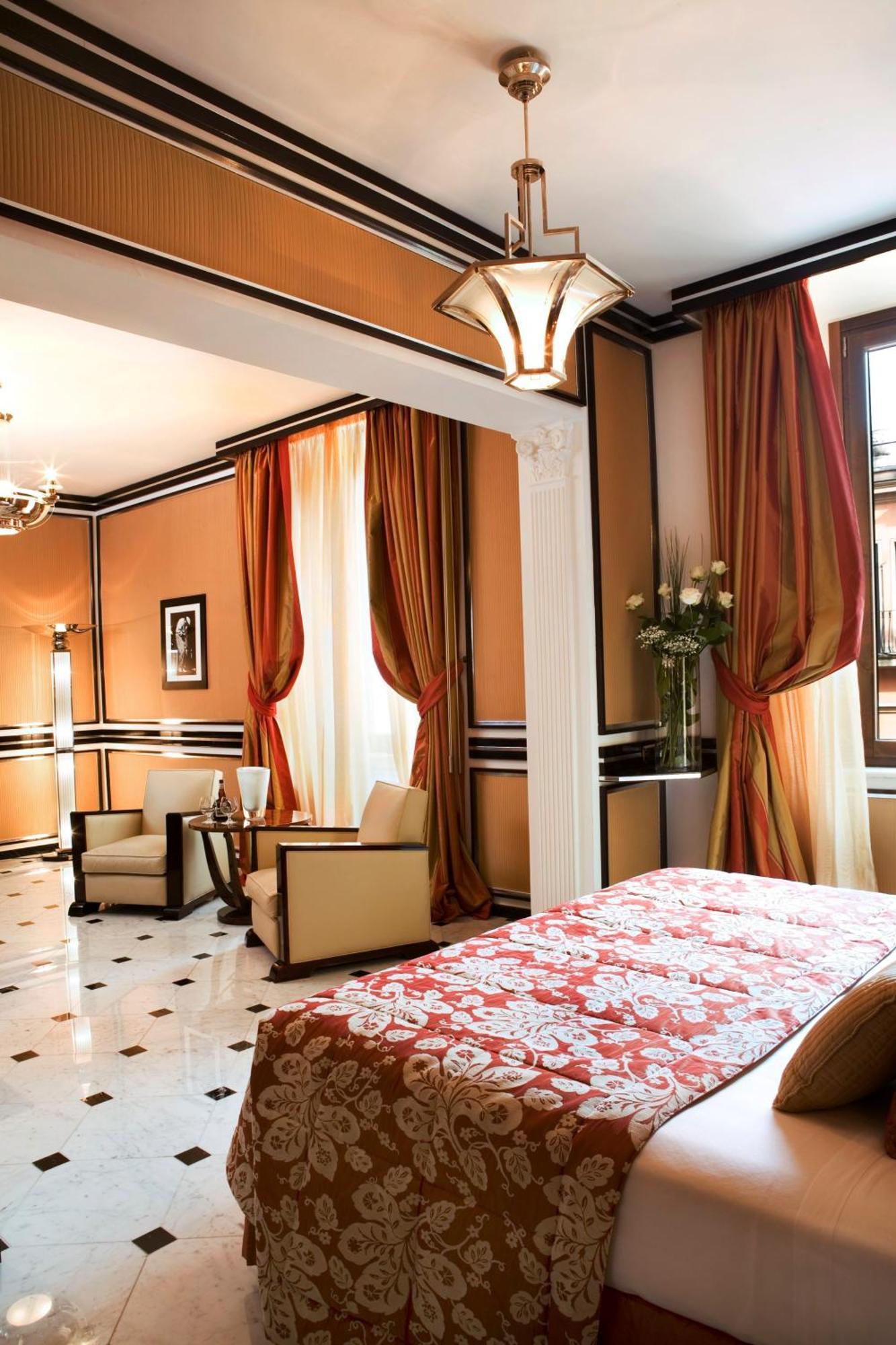 Baglioni Hotel Regina - The Leading Hotels Of The World Roma Esterno foto A suite at the Hotel Astoria